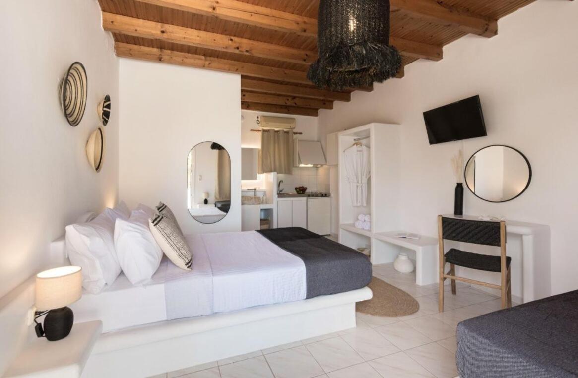 Kanelis Studios & Suites Mytakas Eksteriør billede